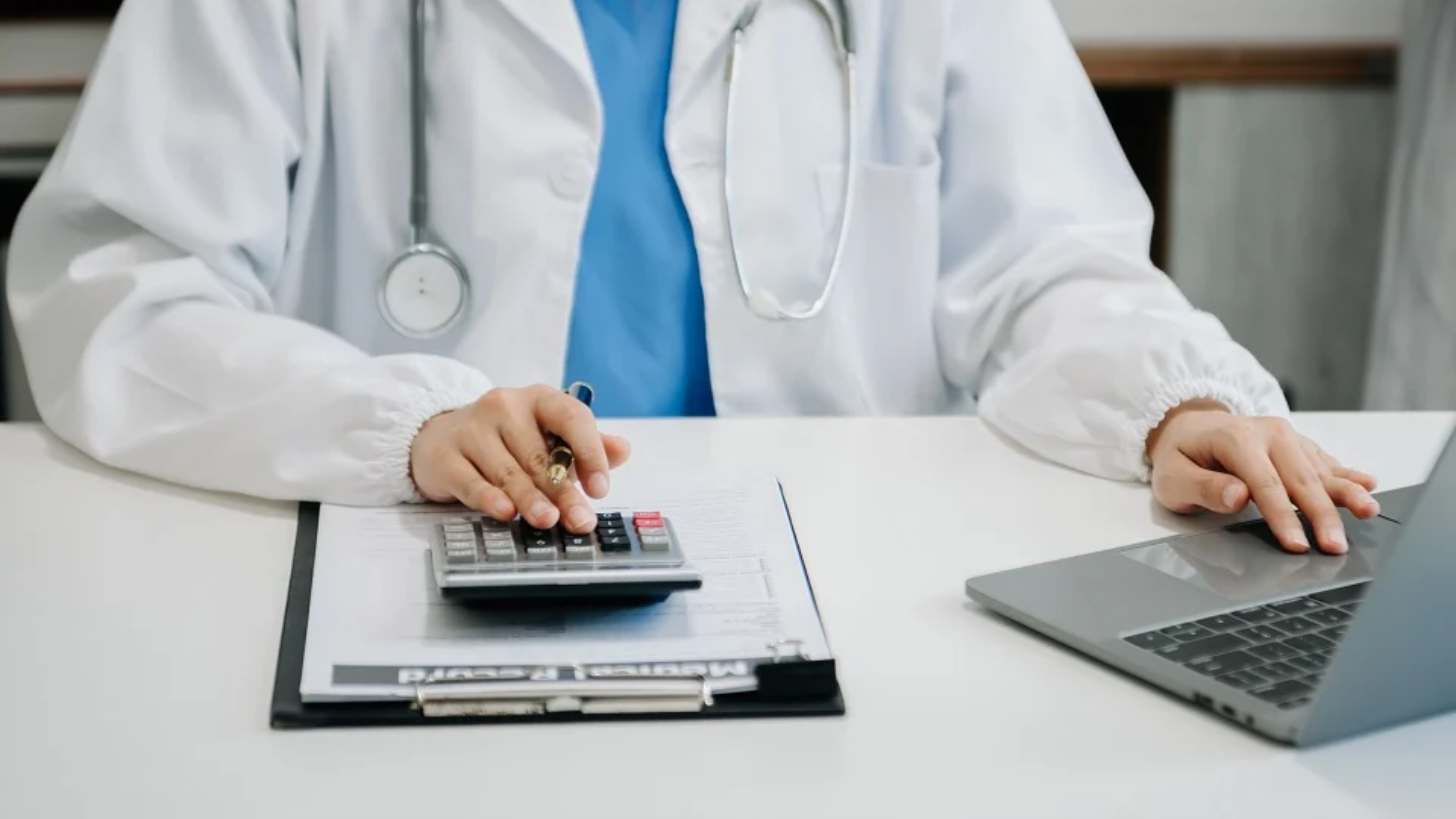 Reforma tributária para clínicas médicas.